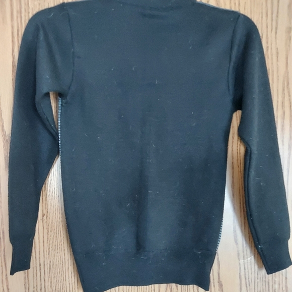 3/$25 NWOT. Cambridge Child Sweater. Size 8. Black and Gray. - Picture 5 of 5